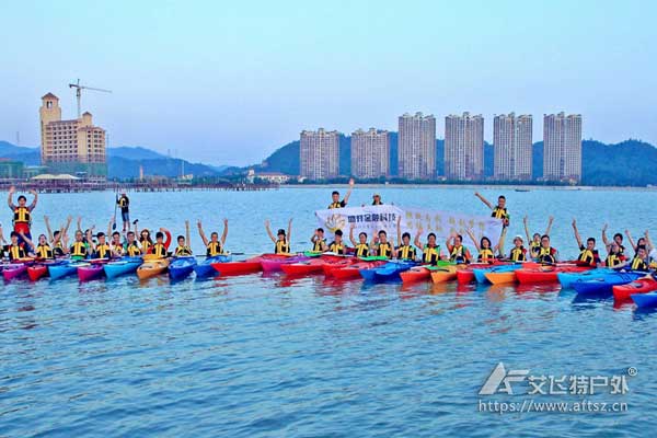 富力湾2天1夜皮筏艇团建休闲活动方案