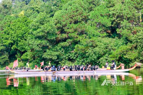 龙年盛启，乘风破浪——探索龙舟团建的魅力