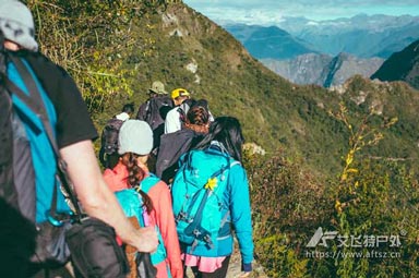 经典企业团建项目-探险旅游