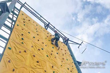 拓展训练高空挑战项目介绍-极限攀岩